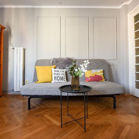 Stylish & Spacious Apartment Near The Old Town - A Touch Of History, A Dash Of Modernity Бухарест Екстер'єр фото