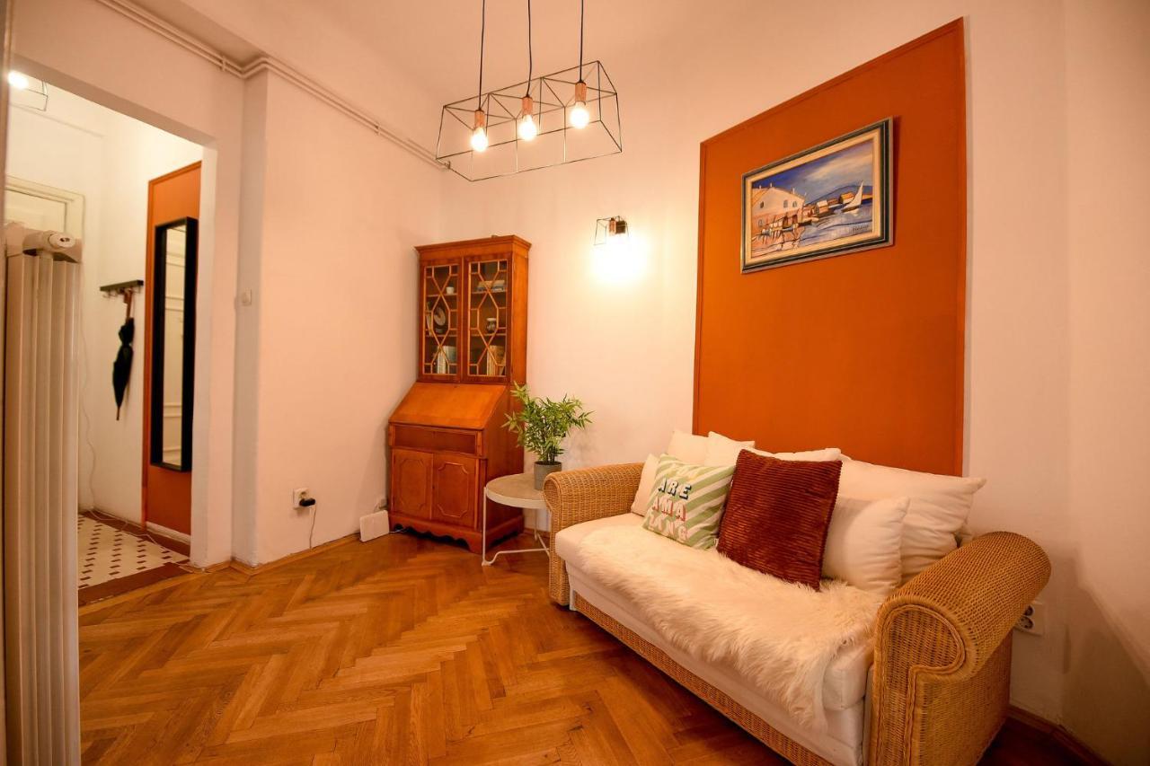 Stylish & Spacious Apartment Near The Old Town - A Touch Of History, A Dash Of Modernity Бухарест Екстер'єр фото
