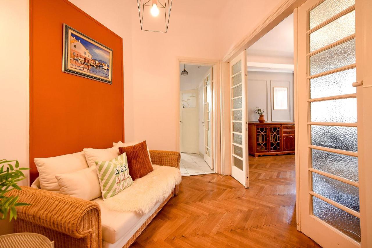 Stylish & Spacious Apartment Near The Old Town - A Touch Of History, A Dash Of Modernity Бухарест Екстер'єр фото