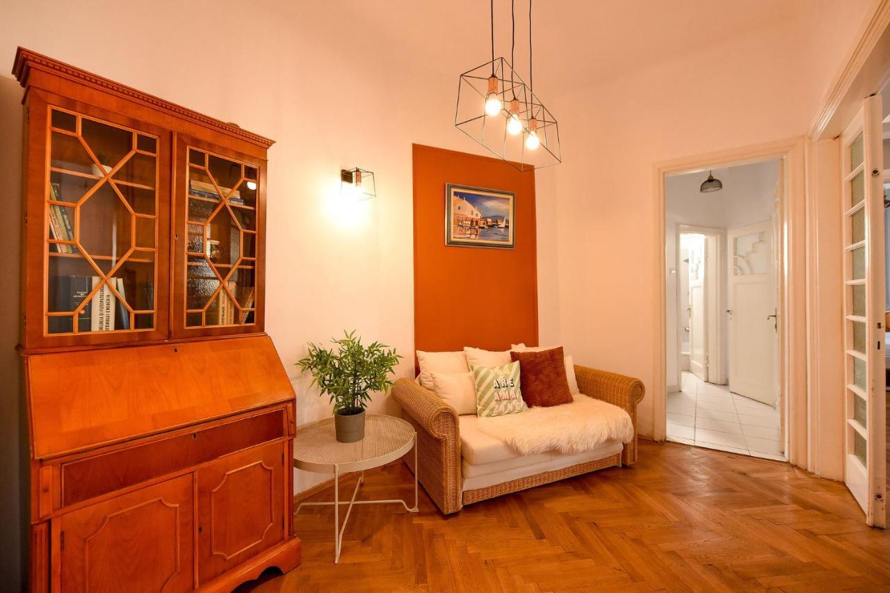 Stylish & Spacious Apartment Near The Old Town - A Touch Of History, A Dash Of Modernity Бухарест Екстер'єр фото