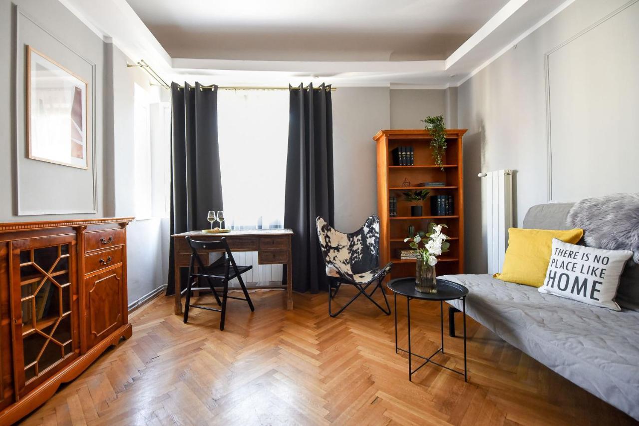Stylish & Spacious Apartment Near The Old Town - A Touch Of History, A Dash Of Modernity Бухарест Екстер'єр фото